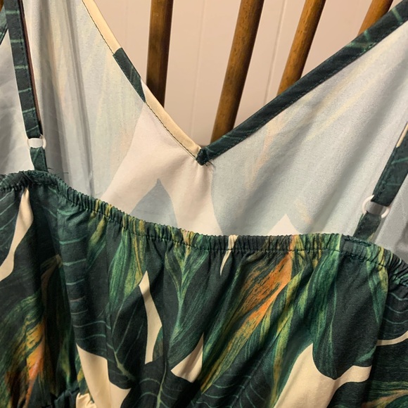 Cream and green jungle leaf tank top romper in size M from Shein - Picture 6 of 9